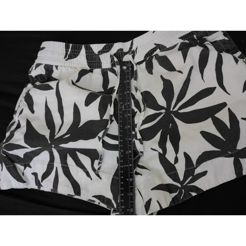 Free Assembly Shorts Womens White Black Size L Large Floral Print Pull On